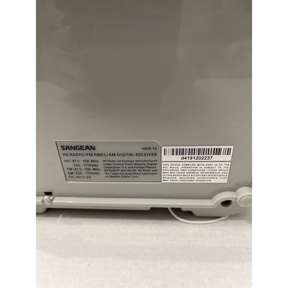 Sangean HDR-15 AM/FM Digital Tuning Clock Radio with USB Phone Charging White - Picture 8 of 9